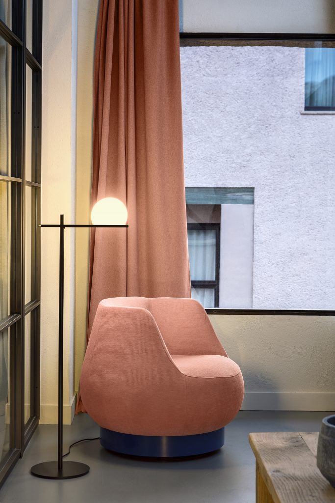 Estiluz Circ p 3729 floor lamp img a02 scaled